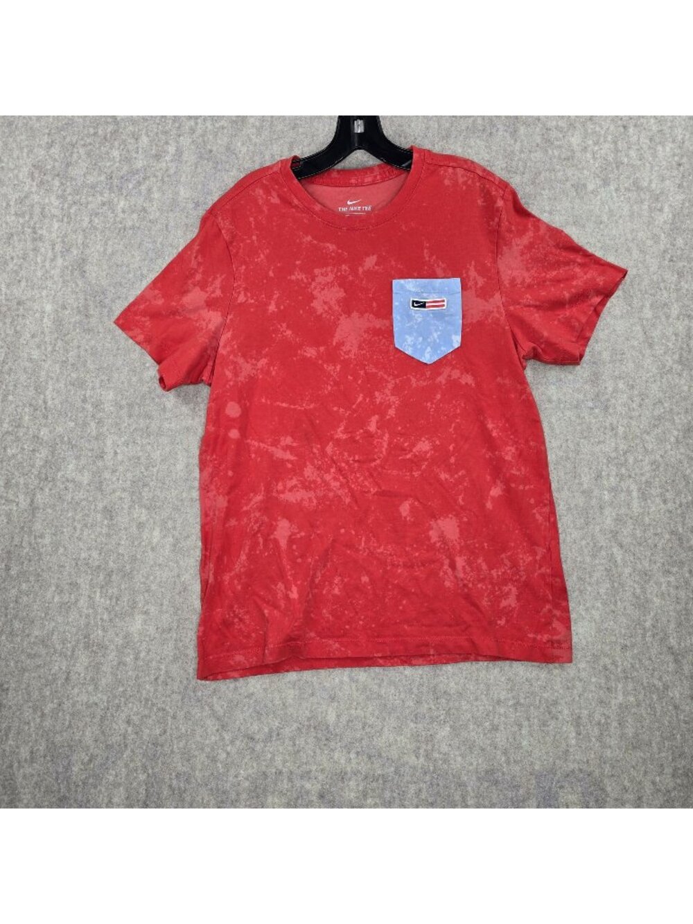 Nike Men The Nike Tee Red Tie-Dye T-Shirt Light Blue Pocket Accent Size L Cotton